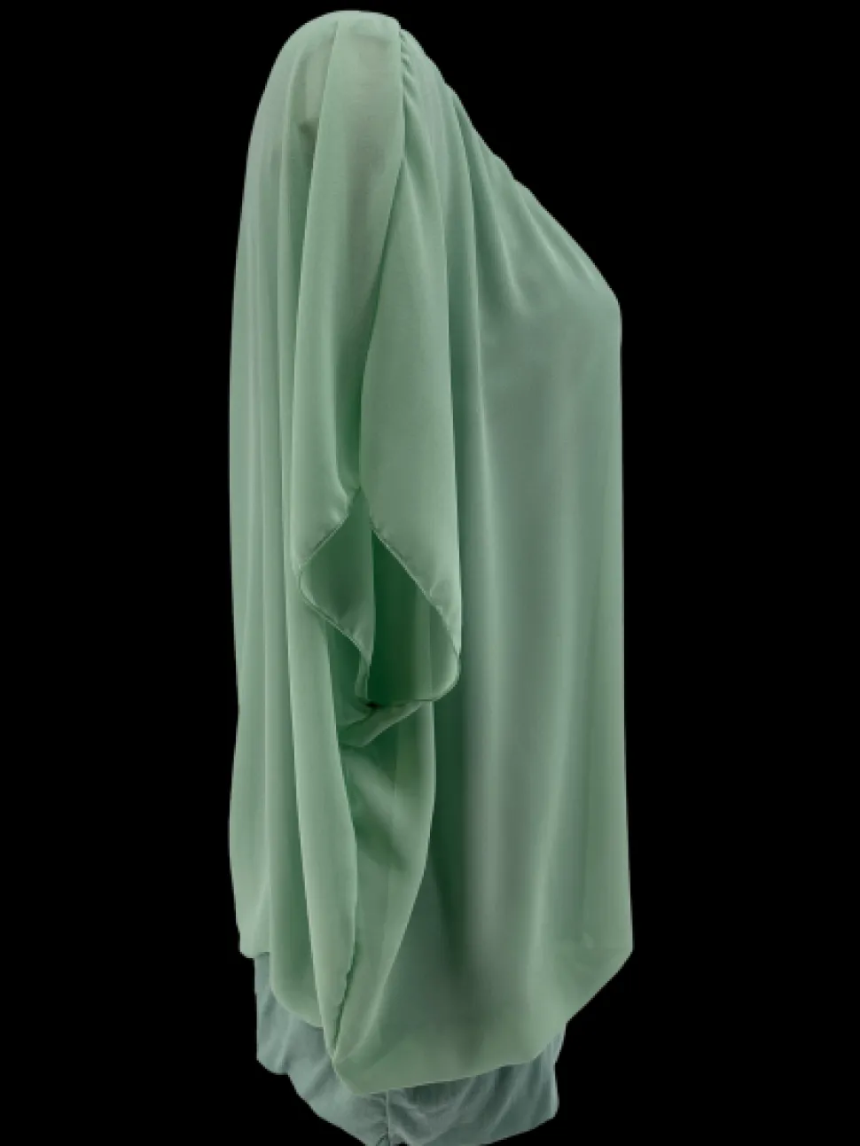 blouse_brede_boord_met_ko_1-2.webp Blouse brede boord met korte mouw Noah uni jade groen