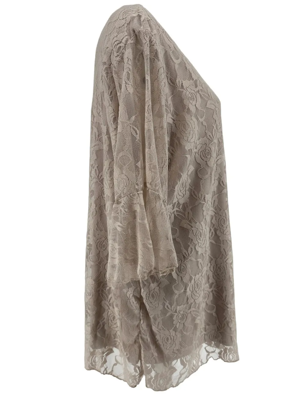 blouse_met_kant_en_vhals__1-5.webp Blouse met kant en v-hals met volant mouw Cindy taupe