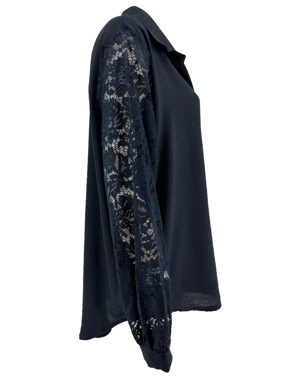 blouse_met_lange_kanten_m_1-2.webp Blouse met lange KANTEN mouw en v-hals kraag donker blauw