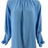 Blouse met ruffle en knoopje in de hals Nicole licht blauw