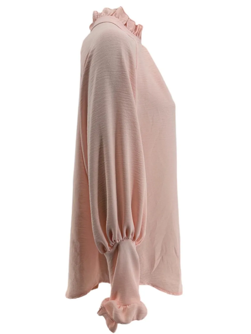 blouse_met_ruffle_en_knoo_1-3.webp Blouse met ruffle en knoopje in de hals Nicole zalm