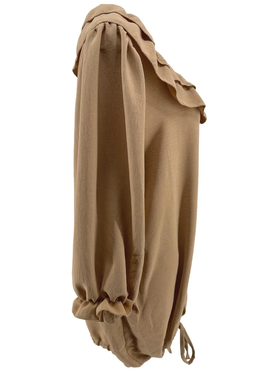 blouse_met_trekkoord_en_l_1.webp Blouse met trekkoord en lange mouw met ruffle aan de hals camel
