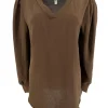 Blouse met v-hals en lange mouw met plooien bruin