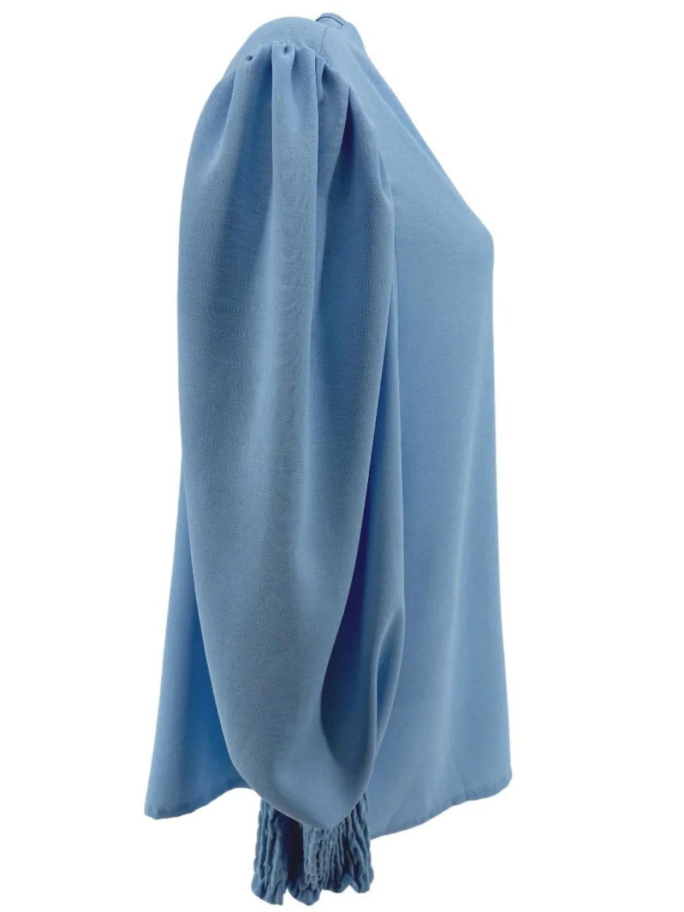 blouse_met_vhals_en_smock_1-1.webp Blouse met v-hals en smock aan de mouw Guusje licht blauw