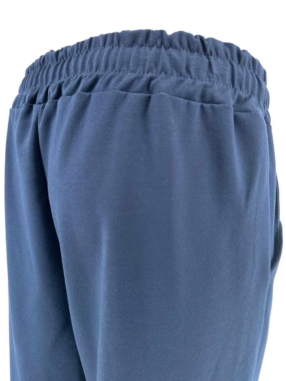 broek_met_loveforevercham_1.webp Broek met loveforever/championleague koordje en naad op de broekspijp donker blauw