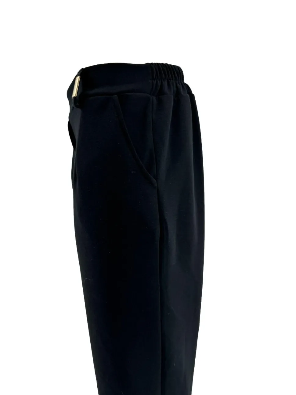 broek_met_zakken_en_goude_1-5.webp Broek met zakken en gouden details zwart.(gts)