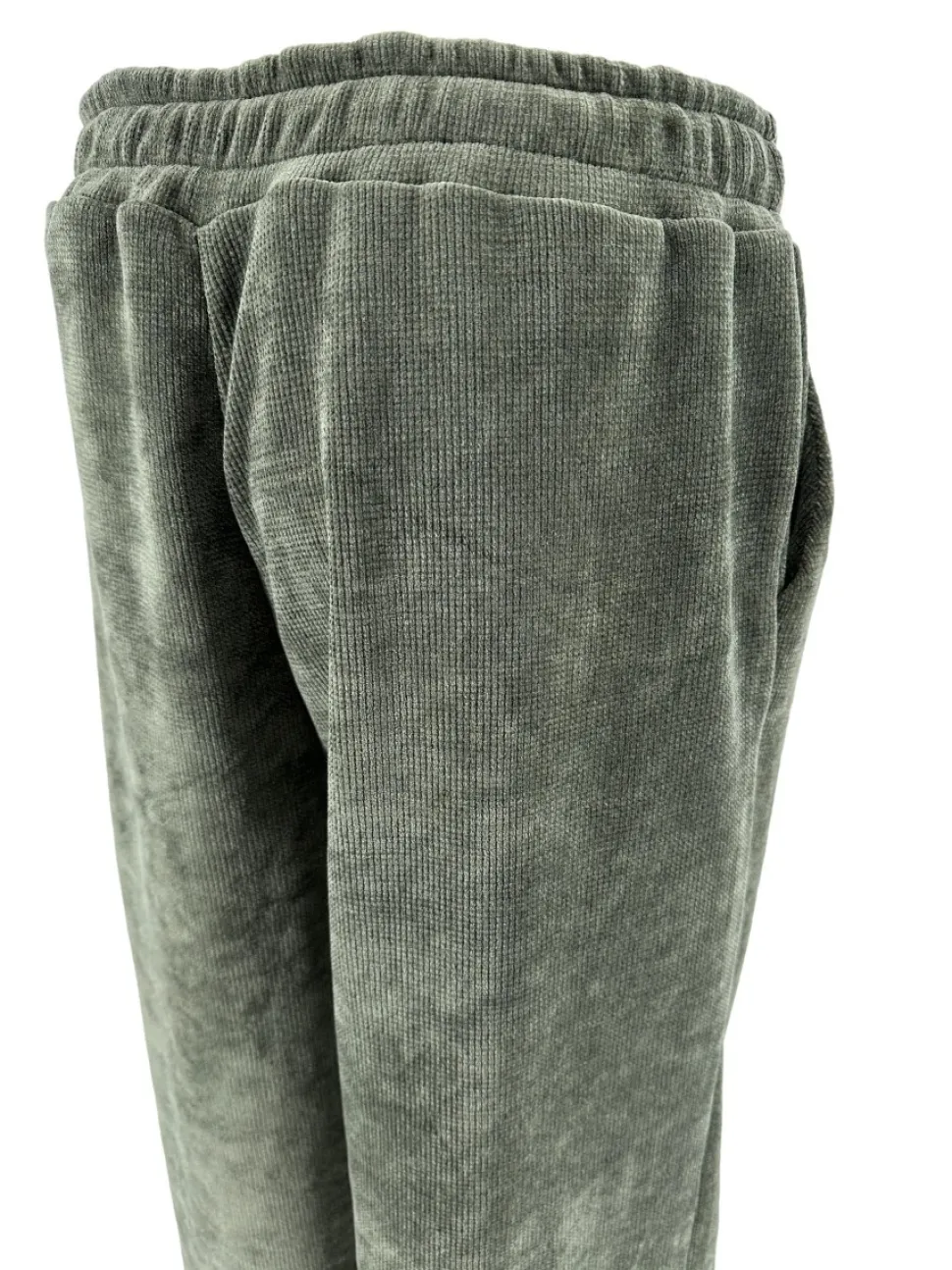broek_van_velvet_met_naad_1-1.webp Broek van VELVET met naad en Loveforever koordje army. SALE