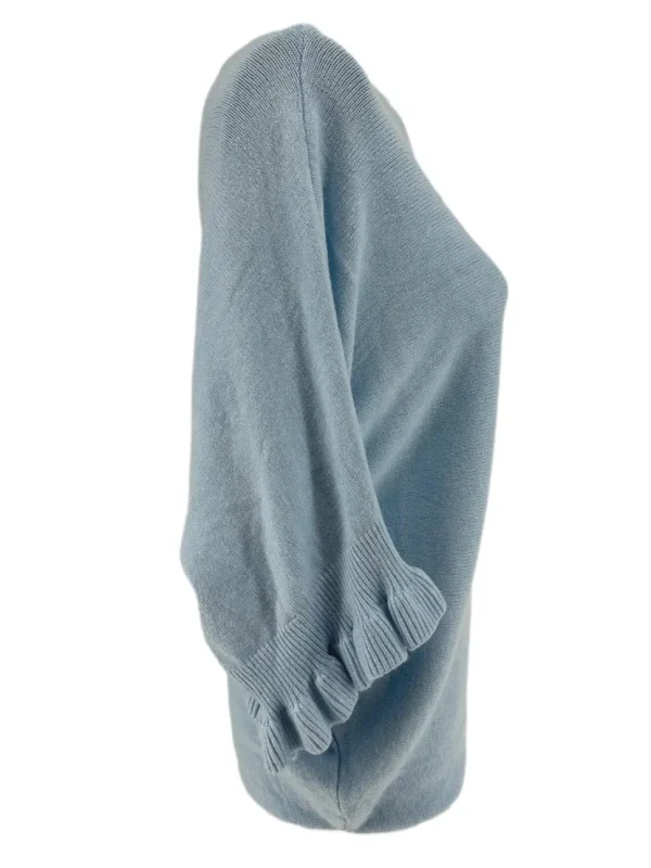Fijngebreide trui met vleermuis mouw en ruffle Elisa licht blauw