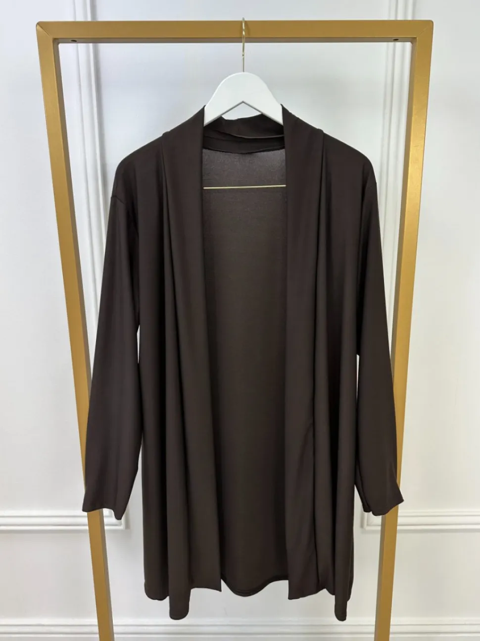 korter_soepel_vest_van_tr_0-2.webp Korter soepel vest van travelstof bruin