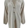 KORTERE blouse met opstaande kraag en 2 knoopjes Siske beige