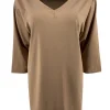 Oversized basic travel shirt met V-hals en 3/4 mouw camel.SALE