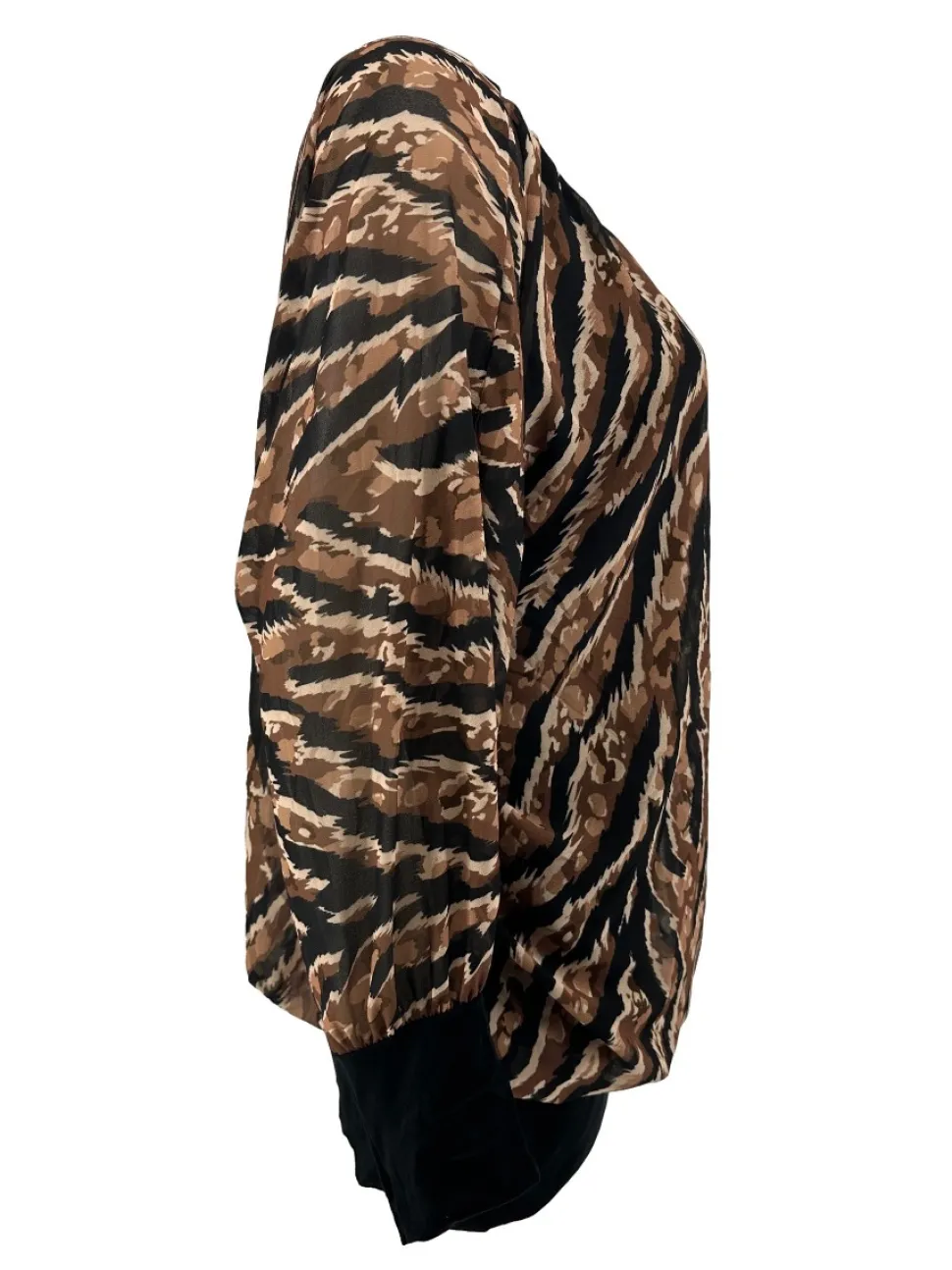 plus_blouse_brede_boord_l_1-14.webp PLUS Blouse brede boord lange mouw Iris striped animal zwart