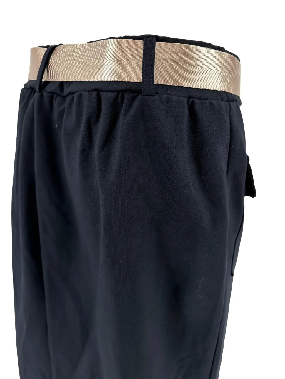 rok_met_cargo_zakken_en_b_1-2.webp Rok met cargo zakken en bijpassende riem met glans italy donker blauw SALE
