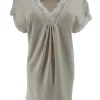 Top met kanten v-hals en mouw Trix beige