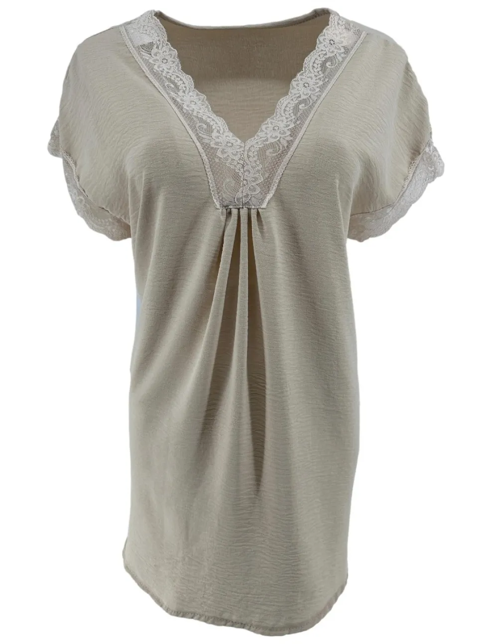 top_met_kanten_vhals_en_m_0-7.webp Top met kanten v-hals en mouw Trix beige