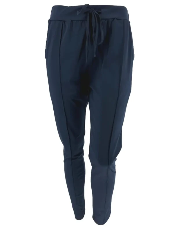 Travelstof broek met NAAD aan de voorzijde Bobbie donker blauw.(bft)