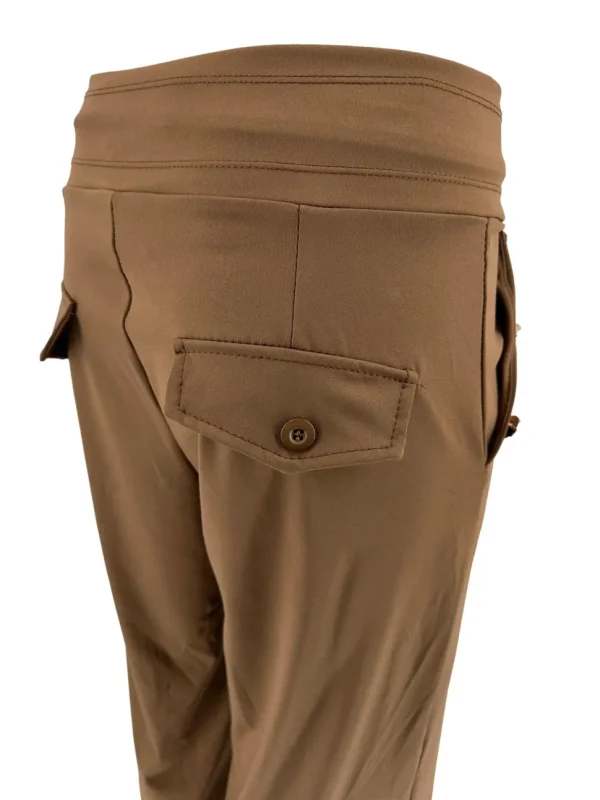 Travelstof broek met KNOPEN op de zak en naad Bibi bruin.(BFT) SALE