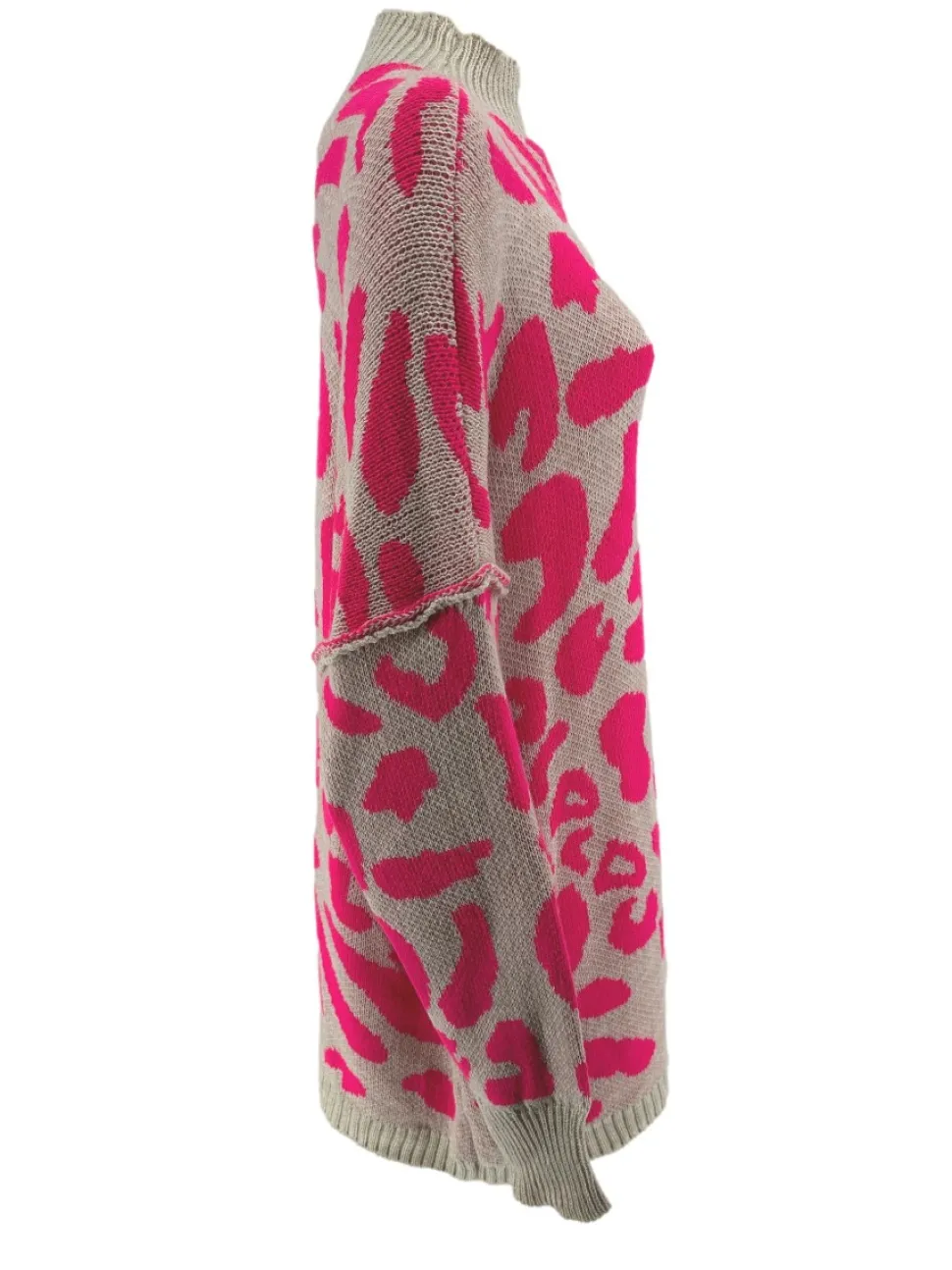 tuniek_met_opstaande_kraa_1.webp Tuniek met opstaande kraag en naad op de mouw panterprint fuchsia