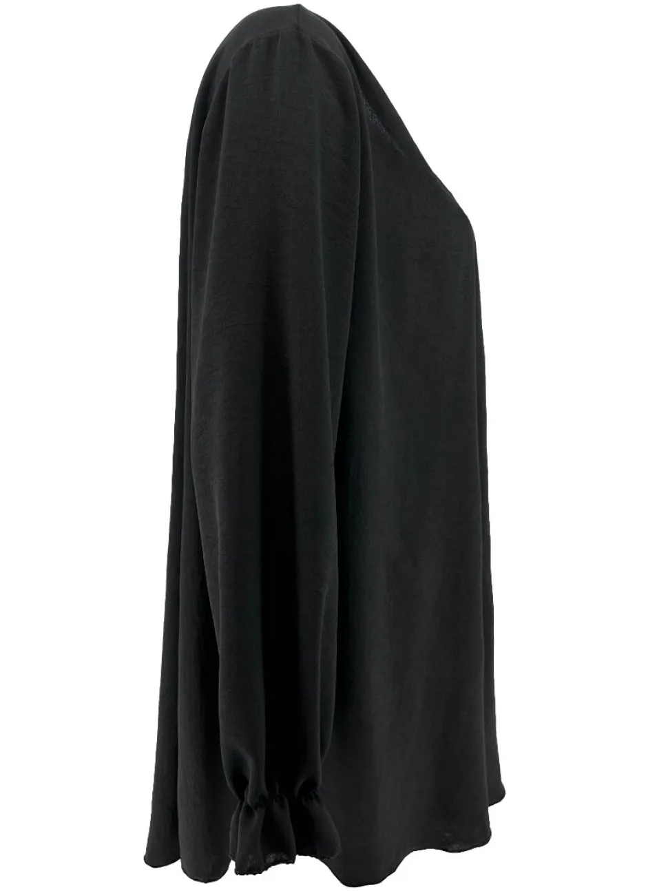 uitlopende_blouse_met_lan_1-2.webp Uitlopende blouse met lange mouw en V-hals Wendy zwart.(TKD)